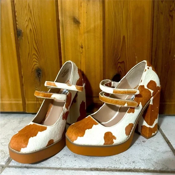 Steve Madden Cow Print Platforms - Picture 1 of 3